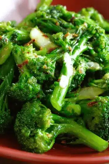 Garlicky Broccoli Stir-Fry