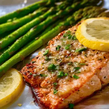 Foil Baked Salmon With Asparagus in a Lemon Butter Sauce