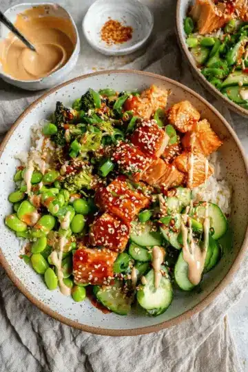 Honey Sriracha Salmon Bowls